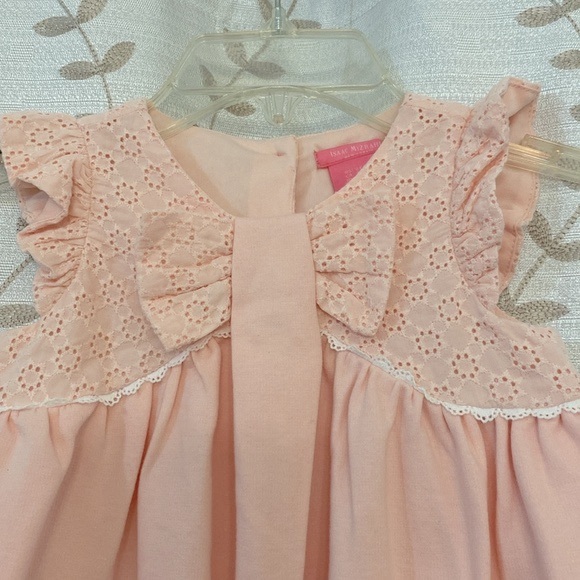Isaac Mizrahi girls pink eyelet lace sleeveless dress, lace trim hem front bow - Picture 3 of 9